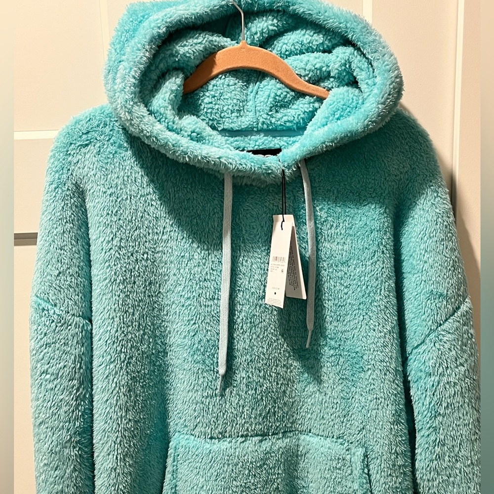 UGG NWT AUTHENTIC LOYRA SHERPA LAGUNA SOFT DROP SHOULDER SLEEVES WARM HO… - Picture 15 of 17